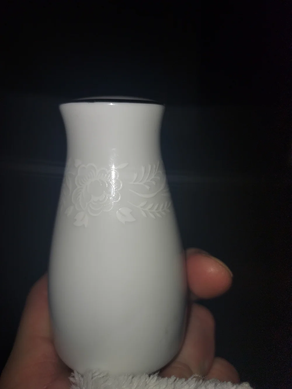 Clear Cut Glass Decorative Vase - Elegant Crystal Effect